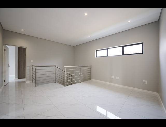 4 BEDROOM HOUSE FOR SALE IN BLUE HILLS